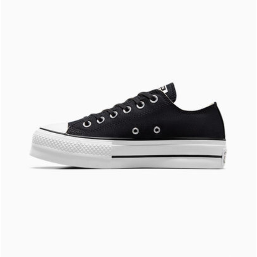 NWT Converse Chuck Taylor All Star Low Top Platform Sneaker (Women Size 9)